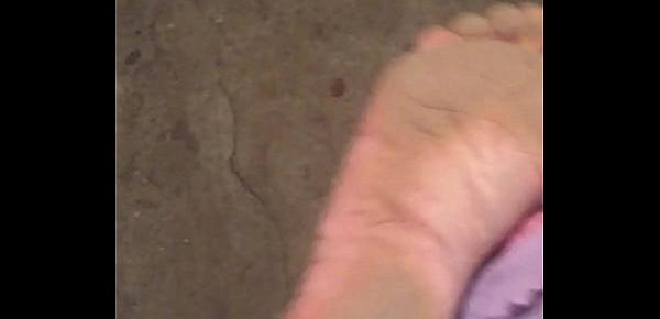  Dirty Feet